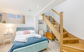 Town Square Apartment - Uk45611